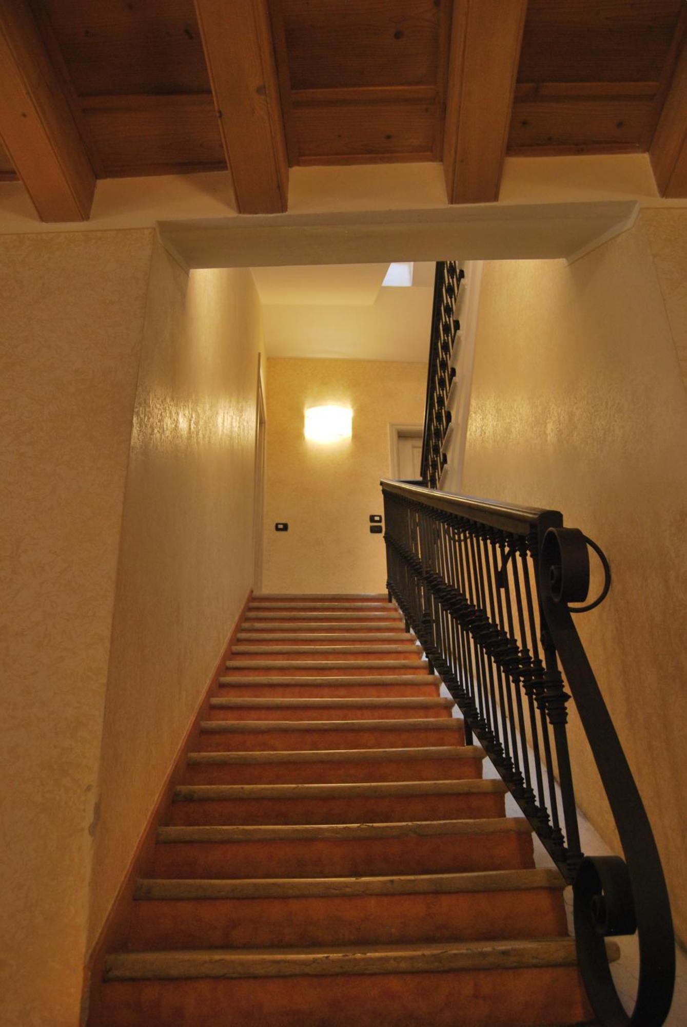 Апартаменти Attic 1 Centro Storico Песк'єра-дель-Гарда Екстер'єр фото